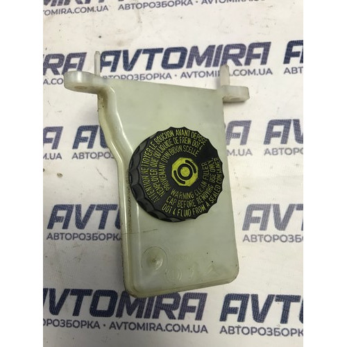 Бачок тормозной жидкости Peugeot 308 2013-2021 9807651580